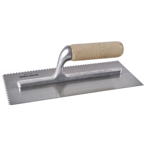 Llana dentada triangular de acero al alto carbón con mango de madera 11" x 5" Surtek 123181