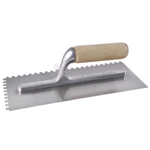 Llana dentada cuadrada de acero al alto carbón con mango de madera 11" x 5" Surtek 123182