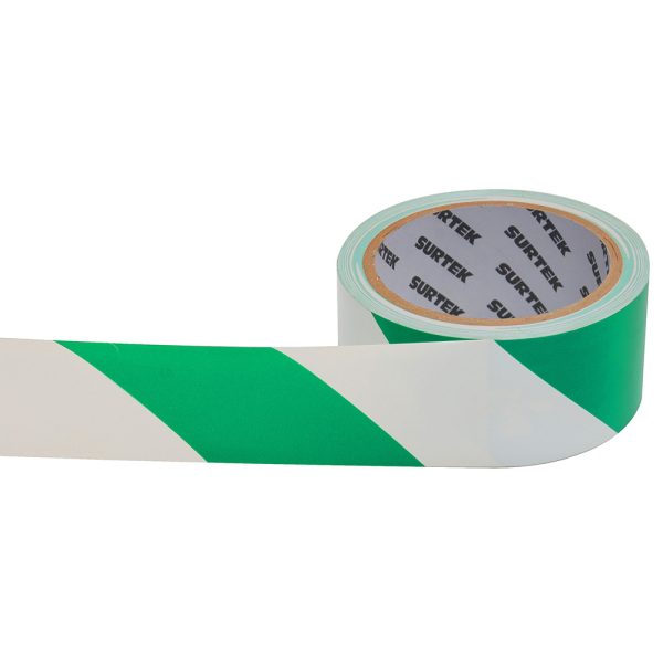 Cinta de señalización de adhesivo acrílico ancho 2" de 18 m, color blanco/verde Surtek 138062